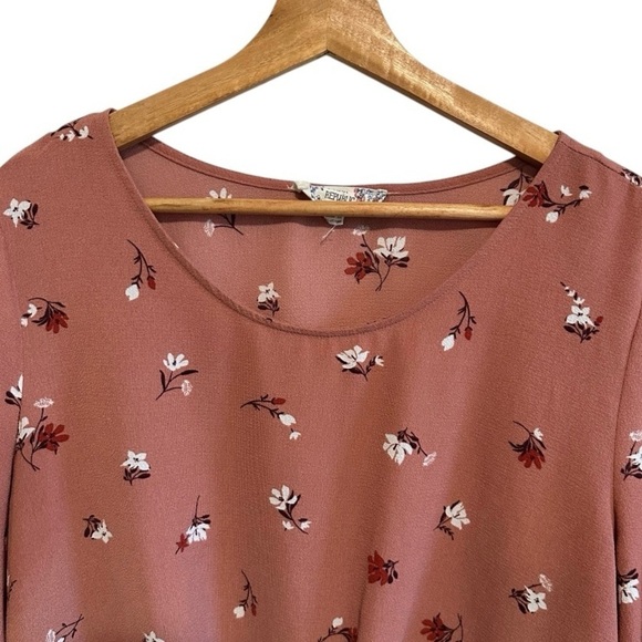 Pink Republic Pink Floral Blouse with Front Twist Size Large - Picture 4 of 9